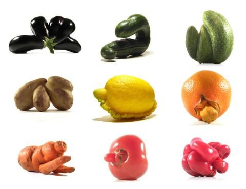 Újra előkerült az egyházi kártya!